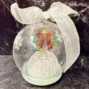 Color Changing Light-Up Wreath in Glass Globe